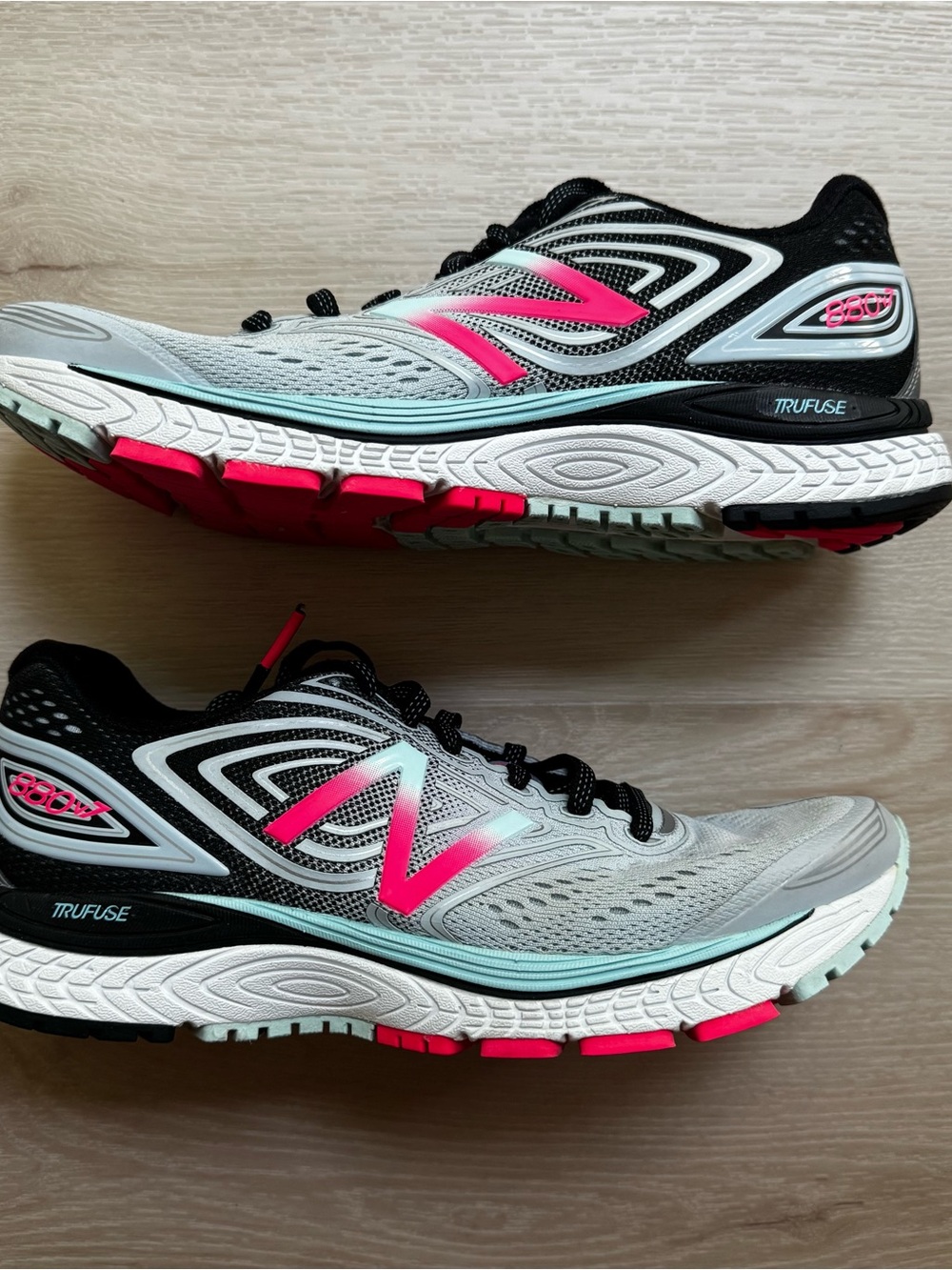 New Balance 880 V7 (Women’s 8)